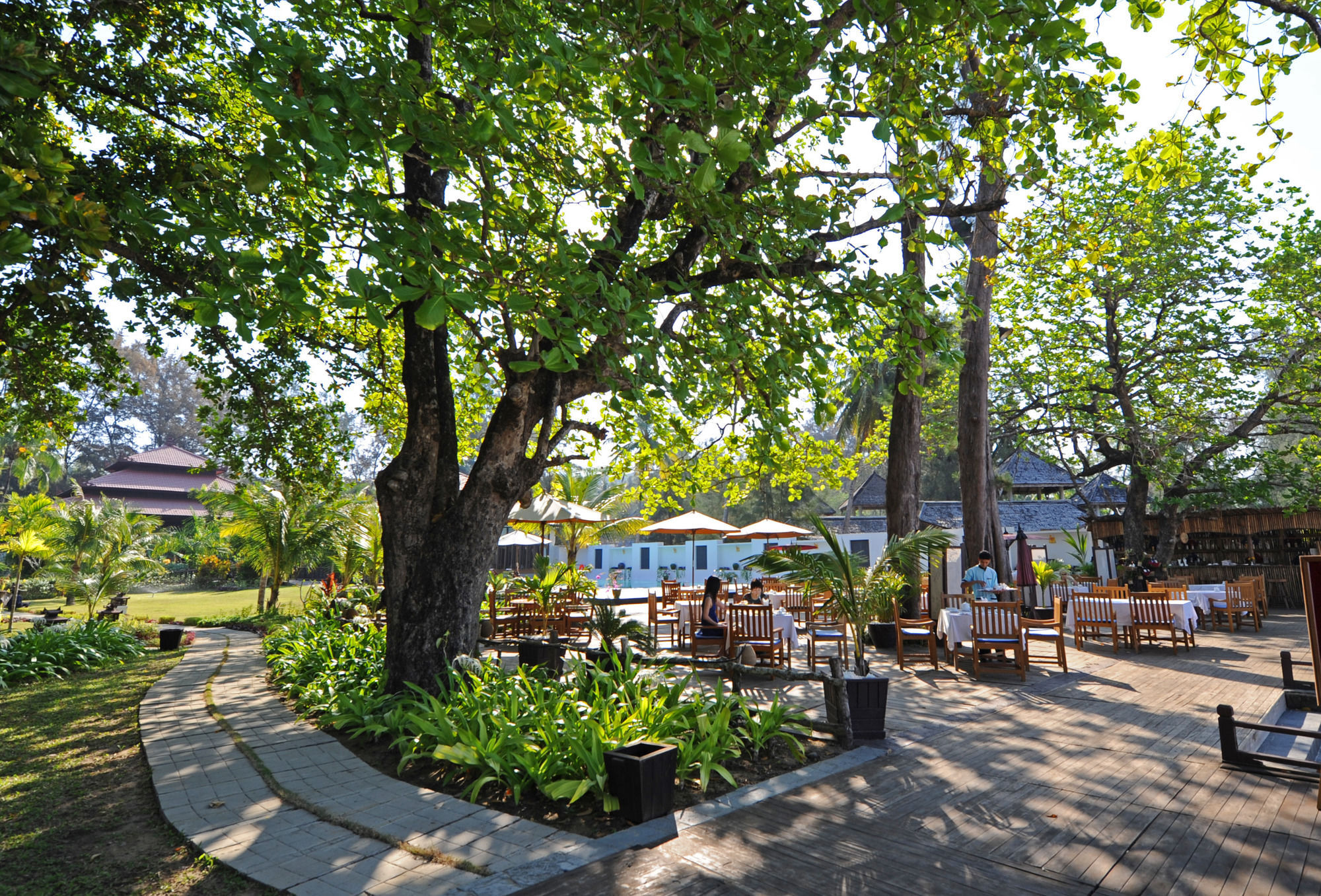 Thande Beach Hotel - Ngapali Exterior photo
